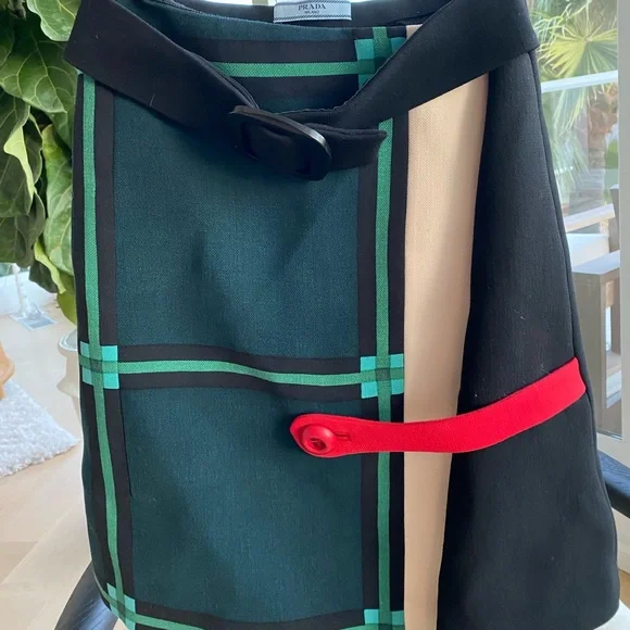 Prada block color a-line skirt. - Picture 4 of 7